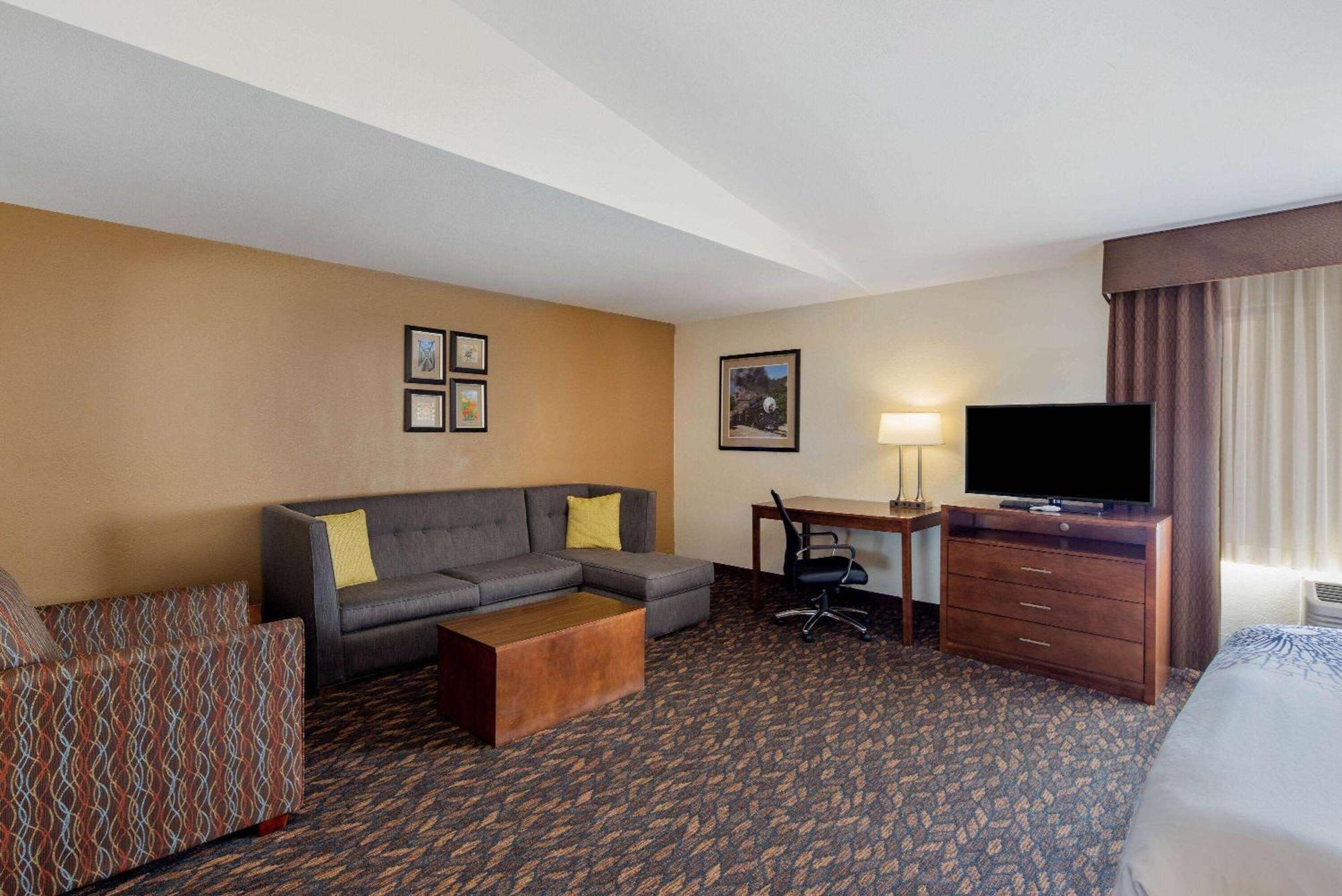 La Quinta By Wyndham Oakland - Hayward Hotel Exterior photo